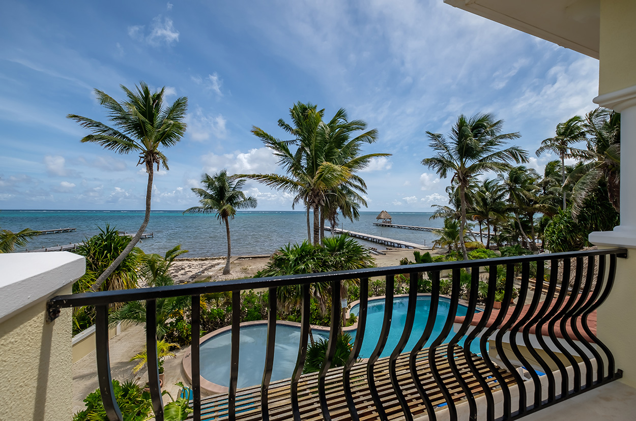 Tres Cocos Beachfront Estate