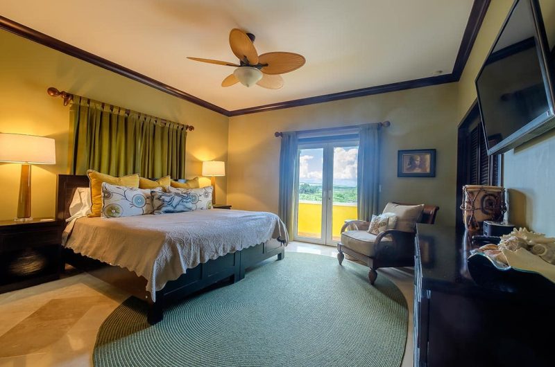 Wataview Beachfront Estate Bedroom