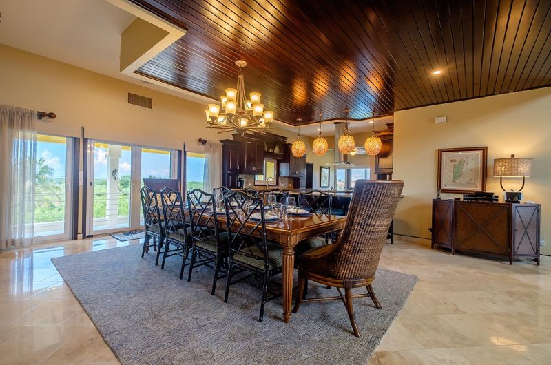 Wataview Beachfront Estate Dining Area